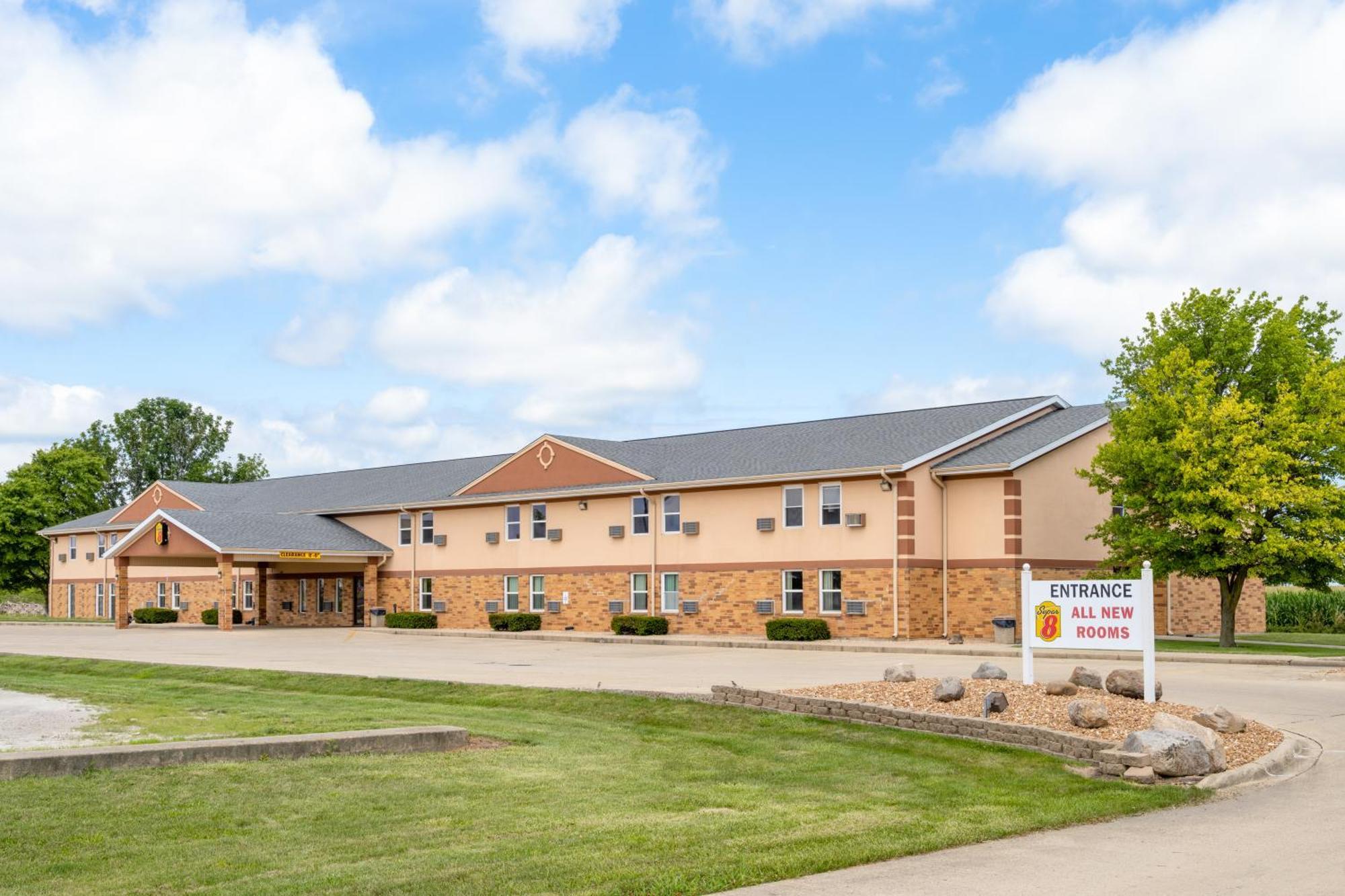 Hotel Super 8 By Wyndham Mattoon Exterior foto